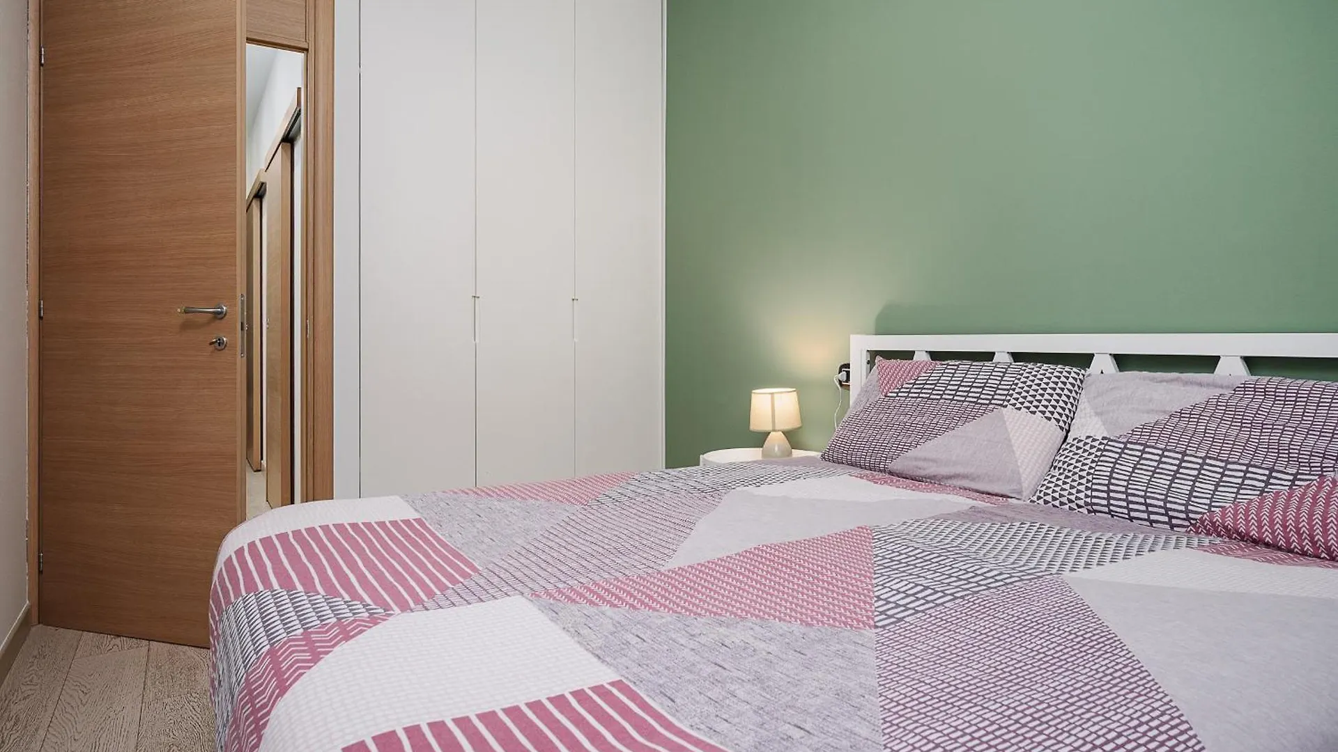 New - M1 S Leonardo 60M - San Siro - 6 Guests Apartment Milan